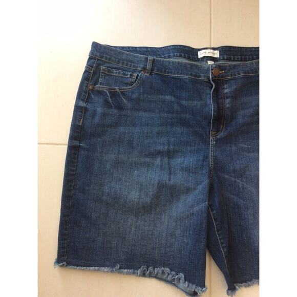Lane Bryant Cut Off Shorts Mid Rise Boyfriend Bermuda Denim Stretch - Picture 2 of 8